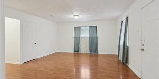 7551 OAK Street Gallery 9