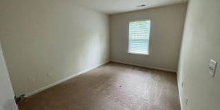 Room in 6 Bedroom Home at Agnew Dr Gallery 33