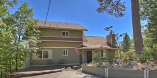 Stylish Chalet with Lake Rights Gallery 1