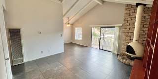 Spacious 2-Bedroom, 2-Bathroom Alamitos Beach Retreat Gallery 3