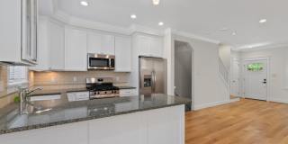 3Bd/3Ba Seattle Townhouse Gallery 16