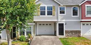 Spacious Puyallup Townhouse | 3-Bed Home with Main-Floor Primary Suite & Stainless Steel Appliances! Gallery 1