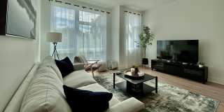 629 N Queen Street Gallery 22