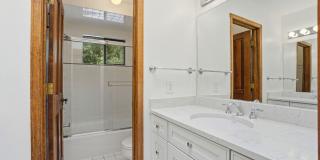Spectacular 2 story home w/pool in Round Hill Country Club Gallery 35