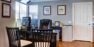 Wilshire Park Gallery 28