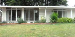 Single Level home in Arcata- Pet Friendly! Gallery 1
