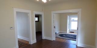 Charming 2 Bedroom Home with Bonus Room, Fenced Yard & Washer/Dryer Gallery 6