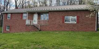 3 Bedroom 2 Bath House, Garage, Large Lot-Spring Grove SD Gallery 1