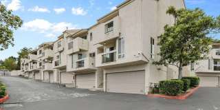 Gorgeous Tri Level Town Home in El Cajon! Gallery 1