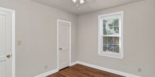 Charming 2 Bedroom Home Just Blocks from USC Campus with Great Parking & Move-In Ready Appeal Gallery 23