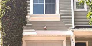 Beautiful 2BD/1.5BA Condo located in the Edgewater at South Hill Gallery 1