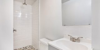 *MOVE IN SPECIAL* $250 Off First Full Month's Rent OR Free 55in TV! Gallery 15