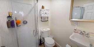 Luxury Apt Near BU & T!  Laundry In Unit!  Heat & HW Included Gallery 11