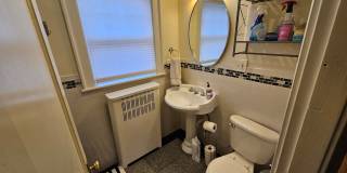 $1k Rebate! Oversized House w 4 Parking Spots Inc.  Laundry in Unit.  Fits up to 10 ppl (Would Cost Extra) Gallery 11