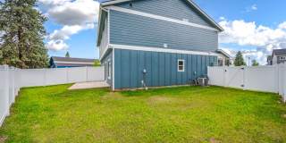 Brand New 3 bed 2.5 townhome Gallery 24
