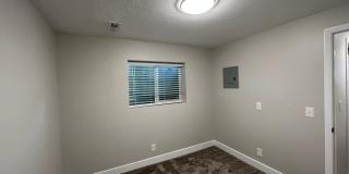 2 Bedroom 1 Bathroom Basement Apartment Gallery 9