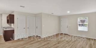 8008 Railroad Ave W Gallery 3