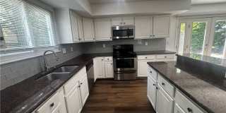 4033 Foxwood Drive Gallery 7