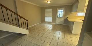 SPACIOUS COZY TOWNHOME IN GATED COMMUNITY Gallery 9