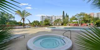 1300 NE Miami Gardens Dr Gallery 21