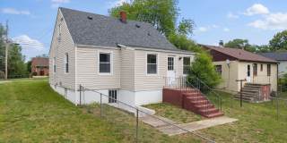 4 Bedroom/1 Bathroom Home with Fenced Yard Available in SE Roanoke! Gallery 34