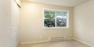 Mill Creek 3 Bedroom Corner unit Condo Gallery 10