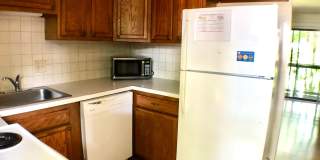 $1,200 - 2 Bed/1 Bath Private area near the Oval Gallery 5