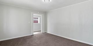 Freshly Renovated 4 Bedroom Home Gallery 10