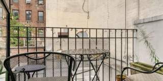 271 W 22nd St Gallery 7