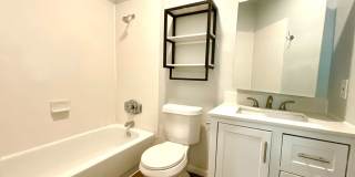 MOVE IN SPECIAL 2 Bedroom Duplex Available Near DOWNTOWN! Gallery 15