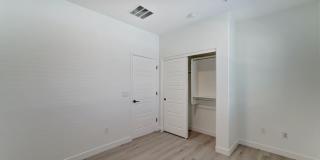 5550 North 16th Street Gallery 22