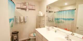 Room in 6 Bedroom Home at Skipjack Ln Gallery 8