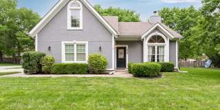 4 Bed home in Olathe- Quick access to I-35 Gallery 1