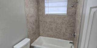 1001 Wright St Gallery 10