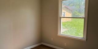 A quaint three bedroom one bath single family house in Lakewood Manor Subdivision Gallery 13