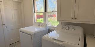 Charming 3-Bedroom Home with Spacious Backyard – Prime Location Gallery 20