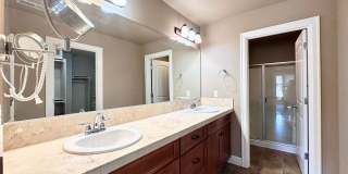 Modern 3 Bed/2.5 Bath with Double Car Garage Townhome in Sandy, OR! Gallery 21