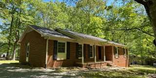 Lovely 3br 2ba home in quiet Chapel Hill neighborhood, walking distance to McDougle Elementary! Gallery 1