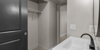 449 W Jefferson Gallery 28