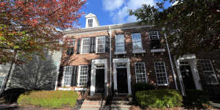 1055 Writers Way Gallery 1