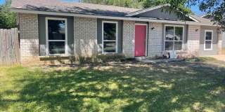 Spacious 5-Bedroom Home in a Great Neighborhood! Spacious 5-Bedroom Home in a Great Neighborhood! Gallery 1