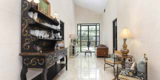 LUXURY 4-BEDROOM HOME IN ALAMO HEIGHTS Gallery 5