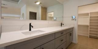 Updated Large 3 bedroom 2 bathroom home Gallery 27
