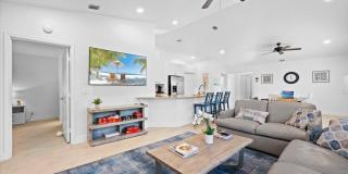 6077 Francis Street Gallery 1