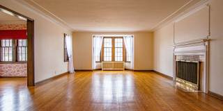 Gorgeous 5 Bedroom / 4.5 Bath Home located right off Happy Hollow Blvd! Gallery 5