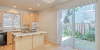 Delightful 3 Bed | 2.5 Bath Townhome | Beaverton | Minutes to Shopping, Dining & Parks | Prime Location Delightful 3 Bed | 2.5 Bath Townhome | Beaverton | Minutes to Shopping, Dining & Parks | Prime Location Gallery 10