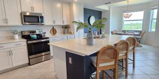 Annual UNFURNISHED or FURNISHED for your convenience: 2 Bedroom 2 Bathroom 2nd Floor Elevator access Condo in Wellen Park with GOLF MEMBERSHIP available! Gallery 9