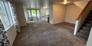 DuPont, end unit, 3 bedroom, 2.5 bath Townhome Gallery 1