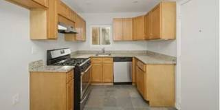 437 Elm St Gallery 7