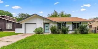 Beautiful 3 bedroom, 2 bathroom home in East Austin!!! Gallery 3